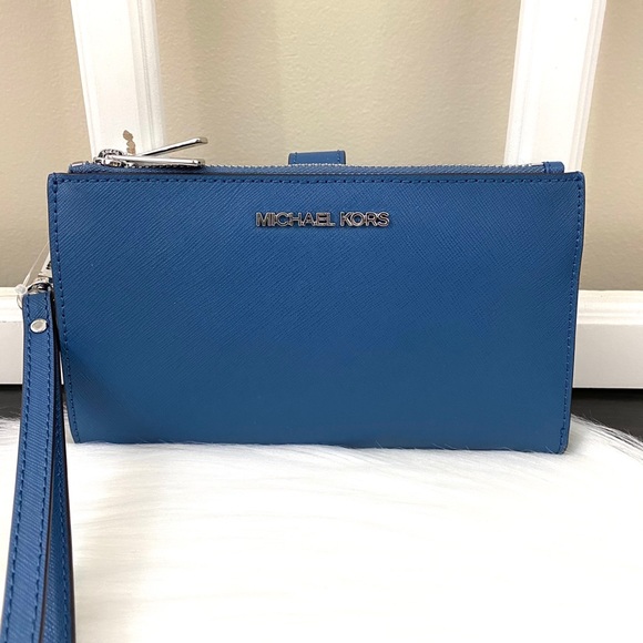 Michael Kors Jet Set Travel Double Zip Wristlet - Picture 2 of 9